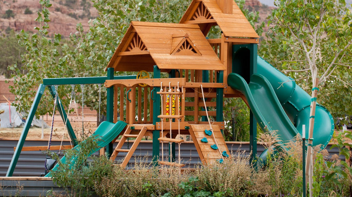 Outdoor learning activities - Playhouses