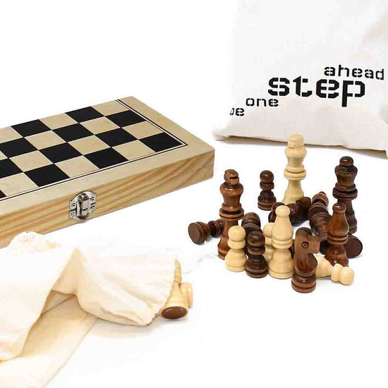 Big Game Hunters Chess Sets Wooden Chess Set with Travel Bag