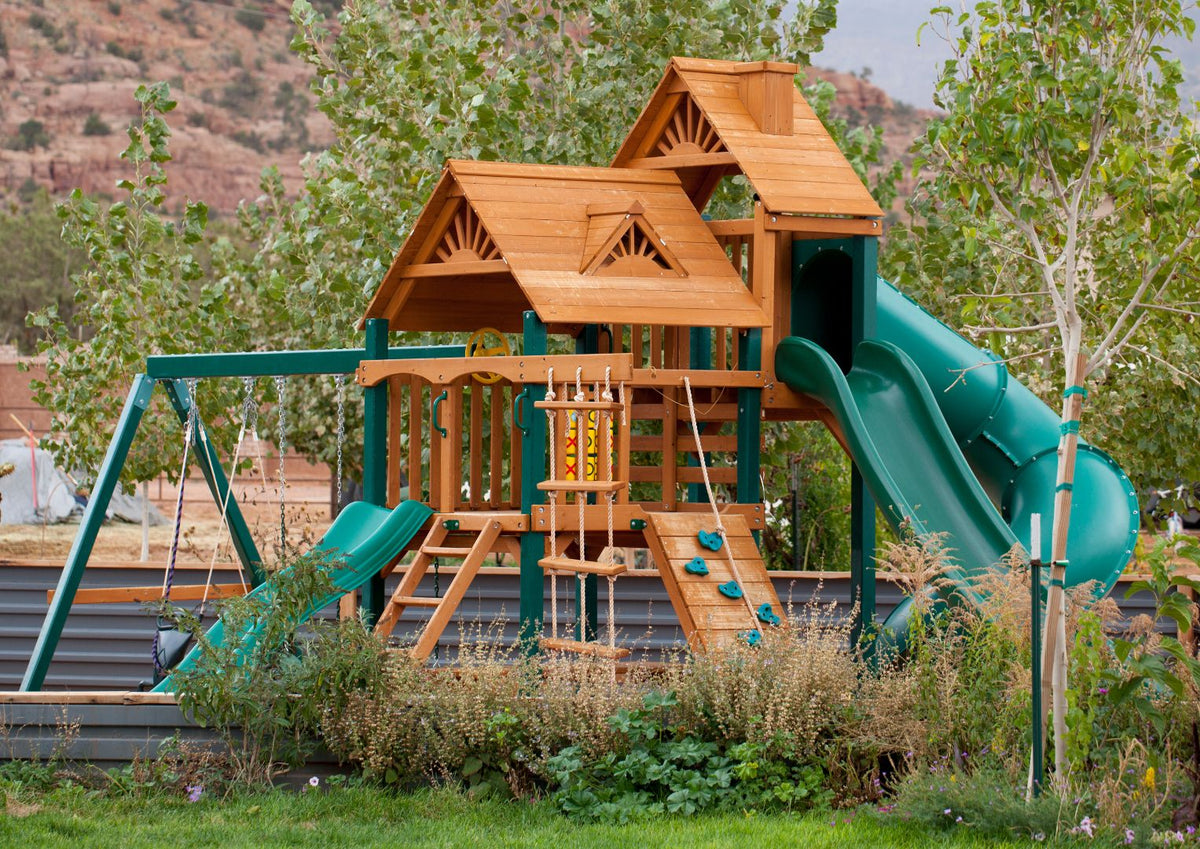 Outdoor learning activities - Playhouses
