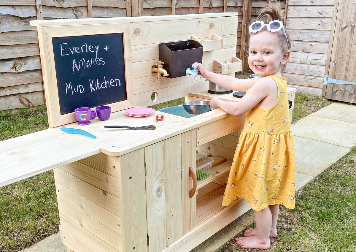 Choosing a mud kitchen