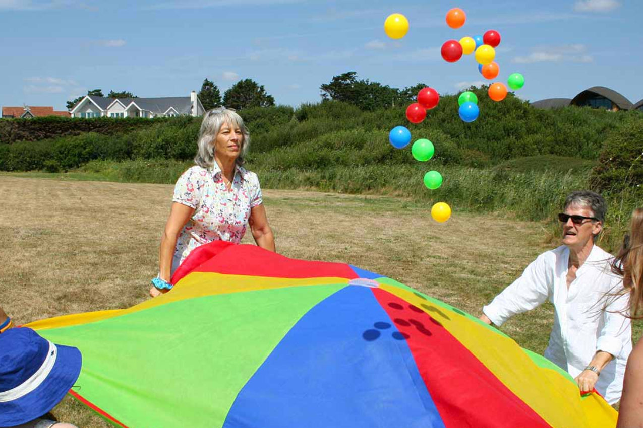 Parachute Games And Ideas Big Game Hunters parachute-games-and-ideas-big-game-hunters
